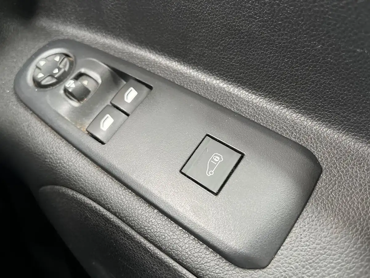 2023-vauxhall-combo-15cdti-pro-2300-100pseu6d-pro-l1h1-big-18