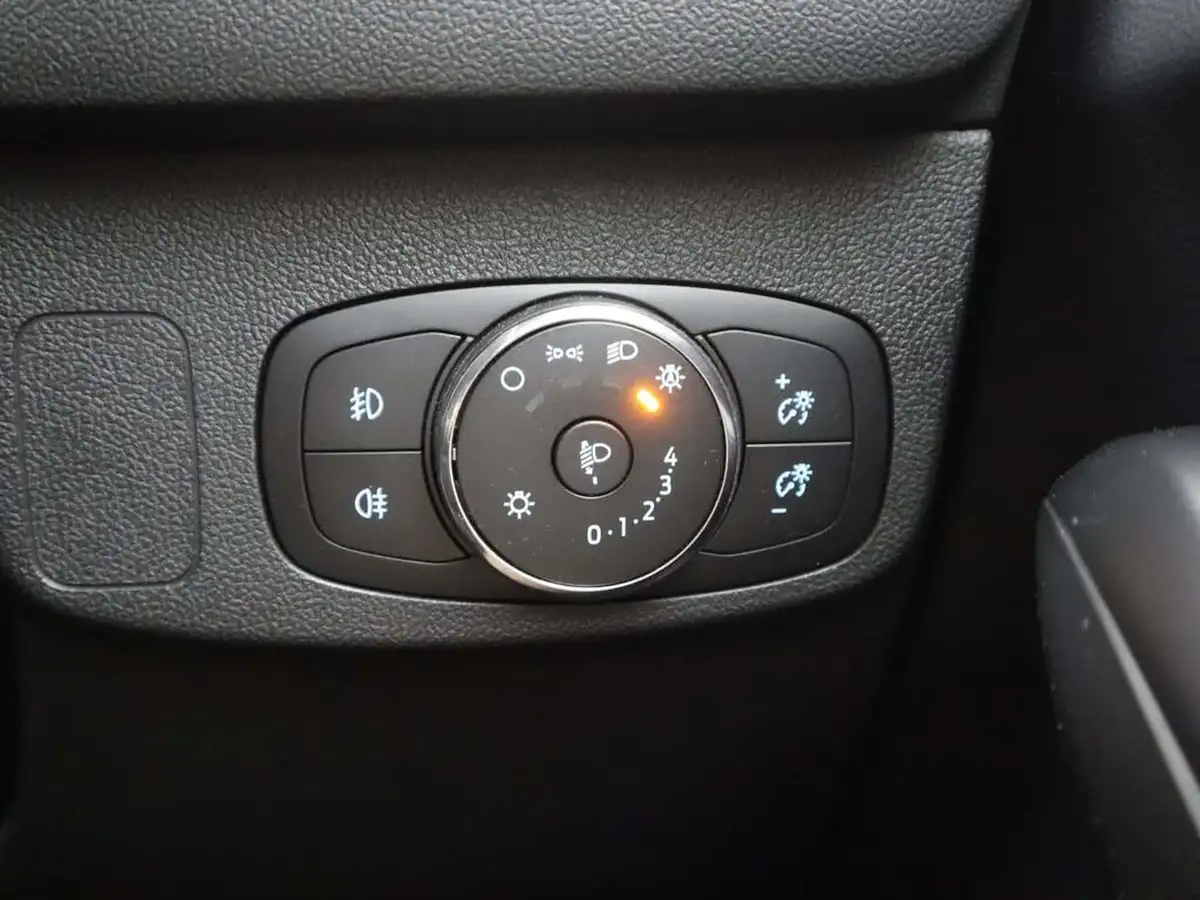 2024-ford-focus-10t-st-line-155ps-estate-powershift-big-39