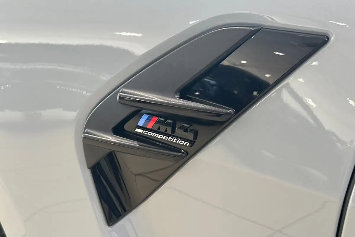 2021-bmw-4-series-30-m4-competition-coupe-big-42