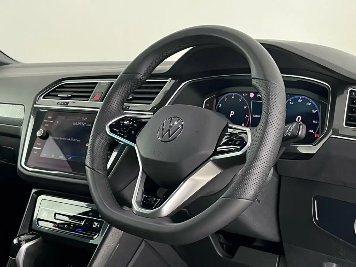 2020-volkswagen-tiguan-15-tsi-r-line-big-14