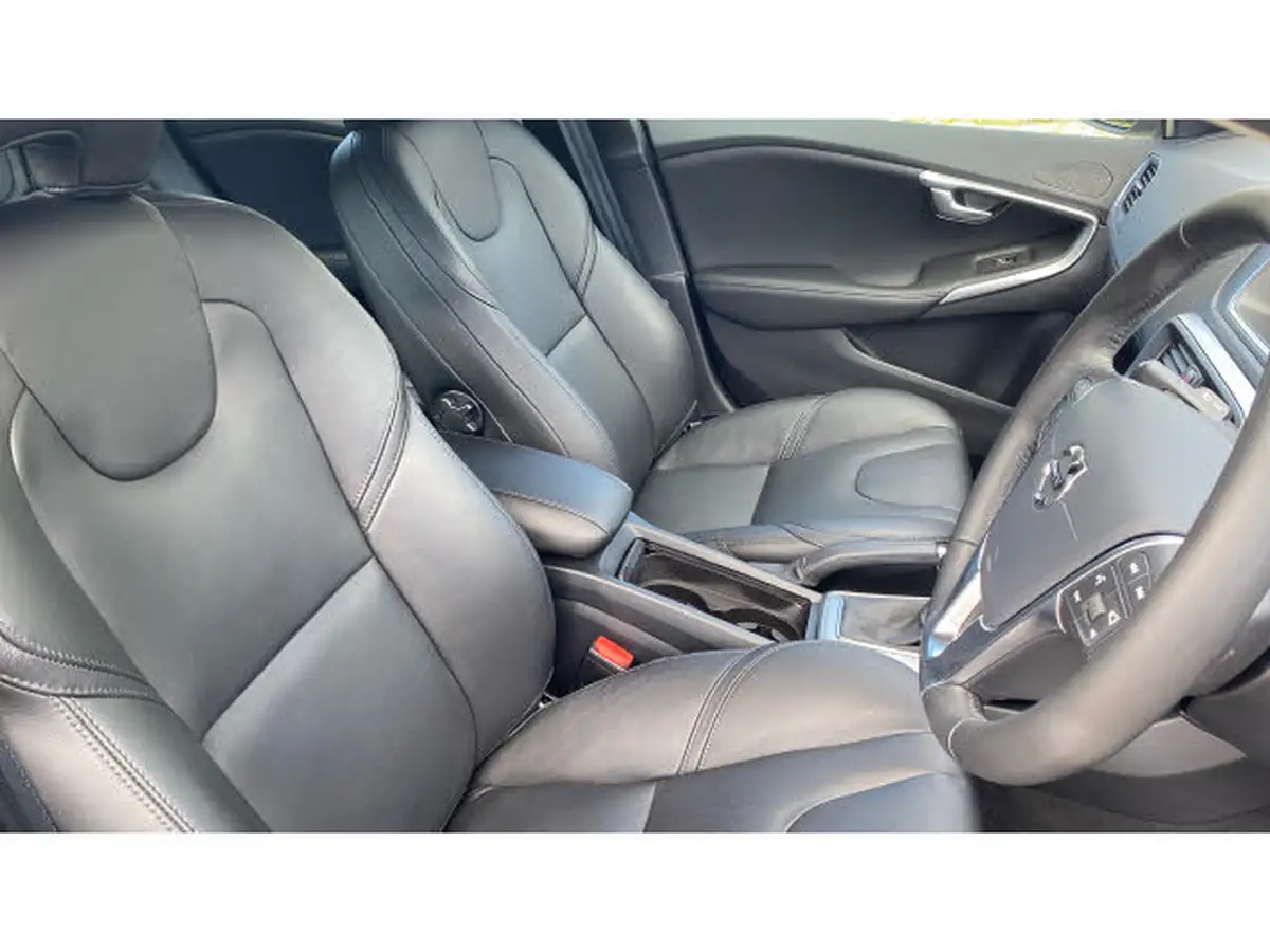 2019-volvo-v40-20td-d3-inscription-edition-big-8