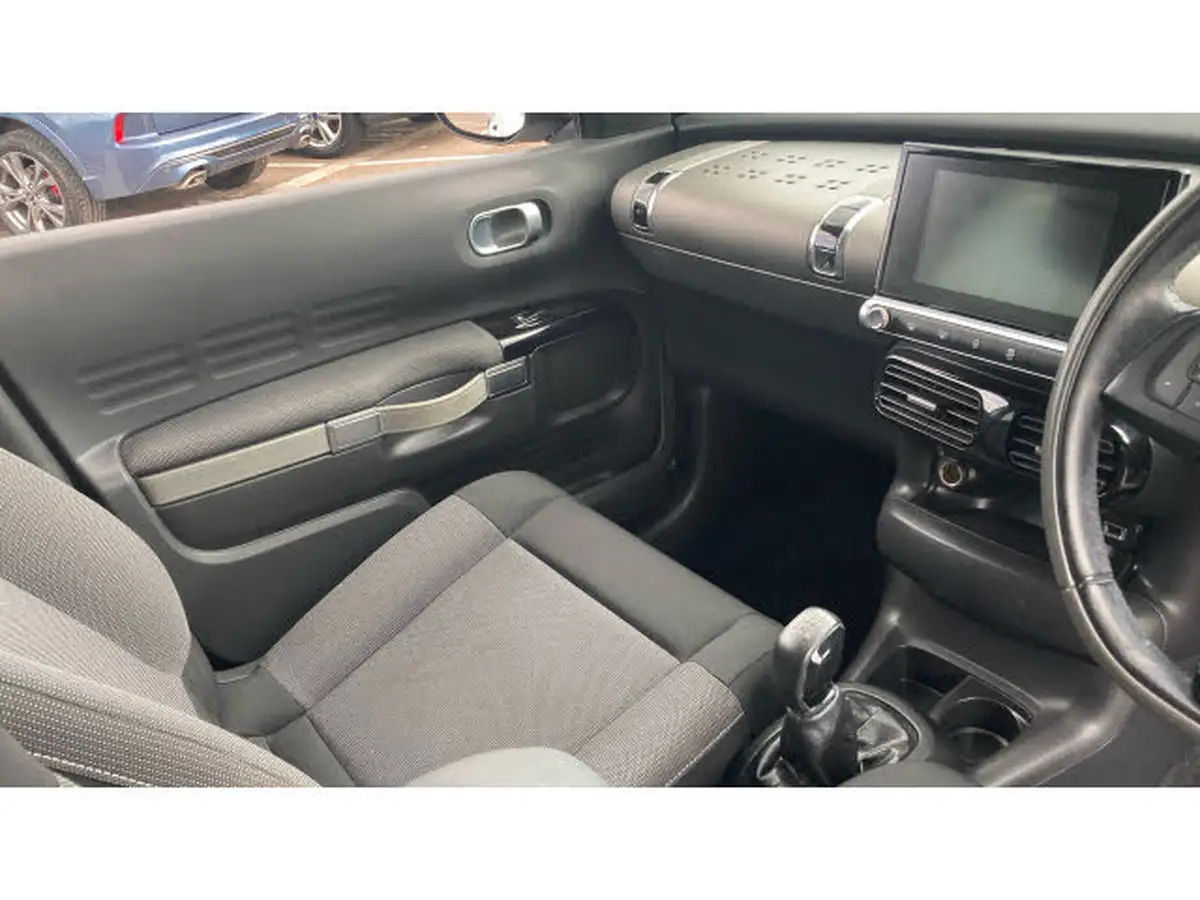 2016-citroen-c4-cactus-16bluehdi-flair-big-13