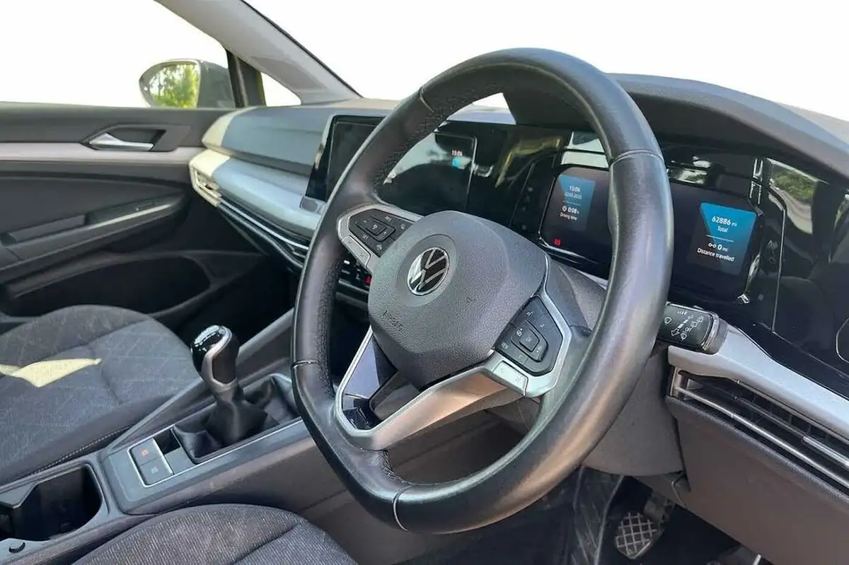 2020-volkswagen-golf-15-tsi-life-130ps-hatchback-big-5