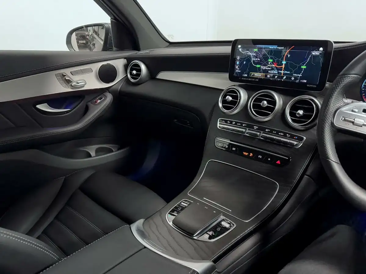 2022-mercedes-benz-glc-class-20-glc300-amg-line-premium-towing-station-wagon-5d-1991cc-big-31