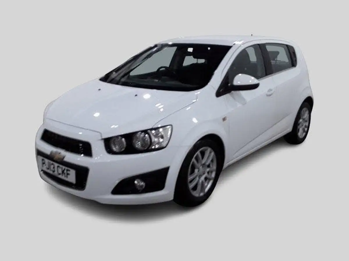 2013-chevrolet-aveo-14-ltz-99bhp-big-1