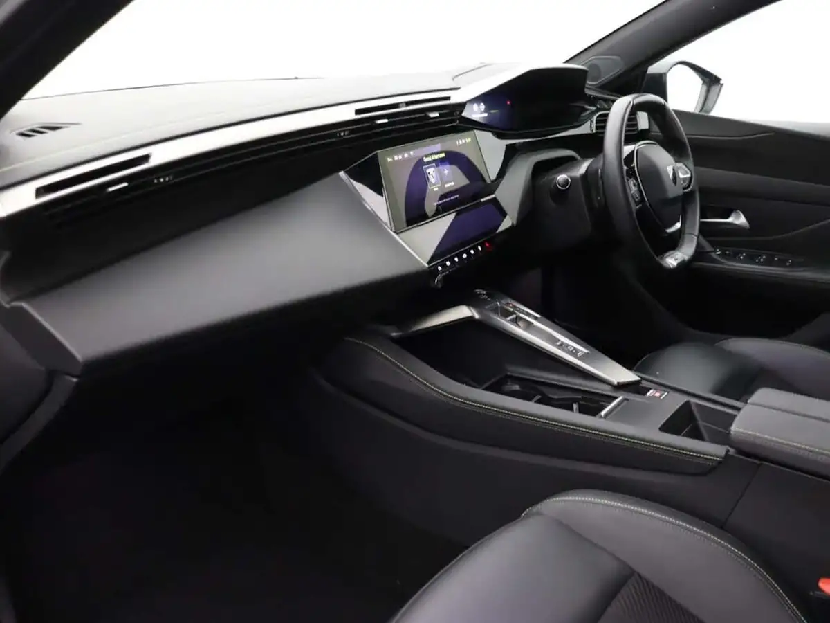 2022-peugeot-308-sw-12-puretech-gt-premium-station-wagon-big-10