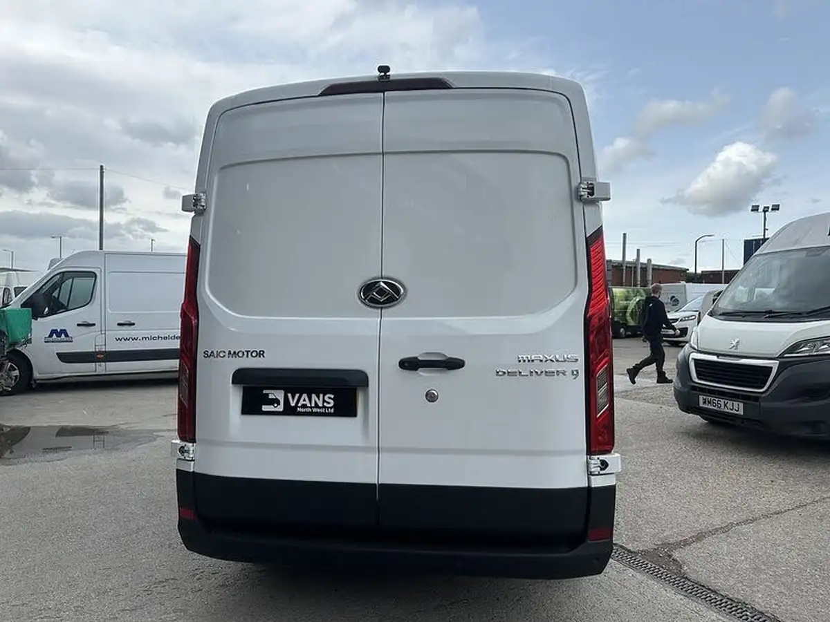 2022-maxus-deliver-9-big-3