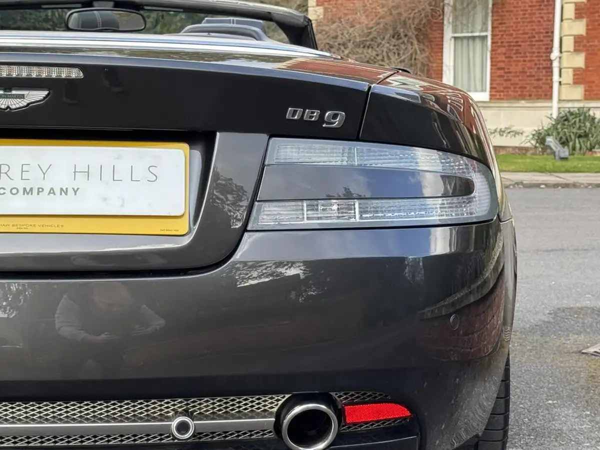 2010-aston-martin-db9-60-volante-touchtronic-ii-big-36