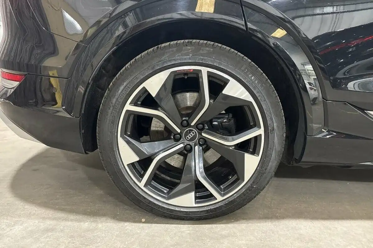 2021-audi-e-tron-e-sportback-big-13