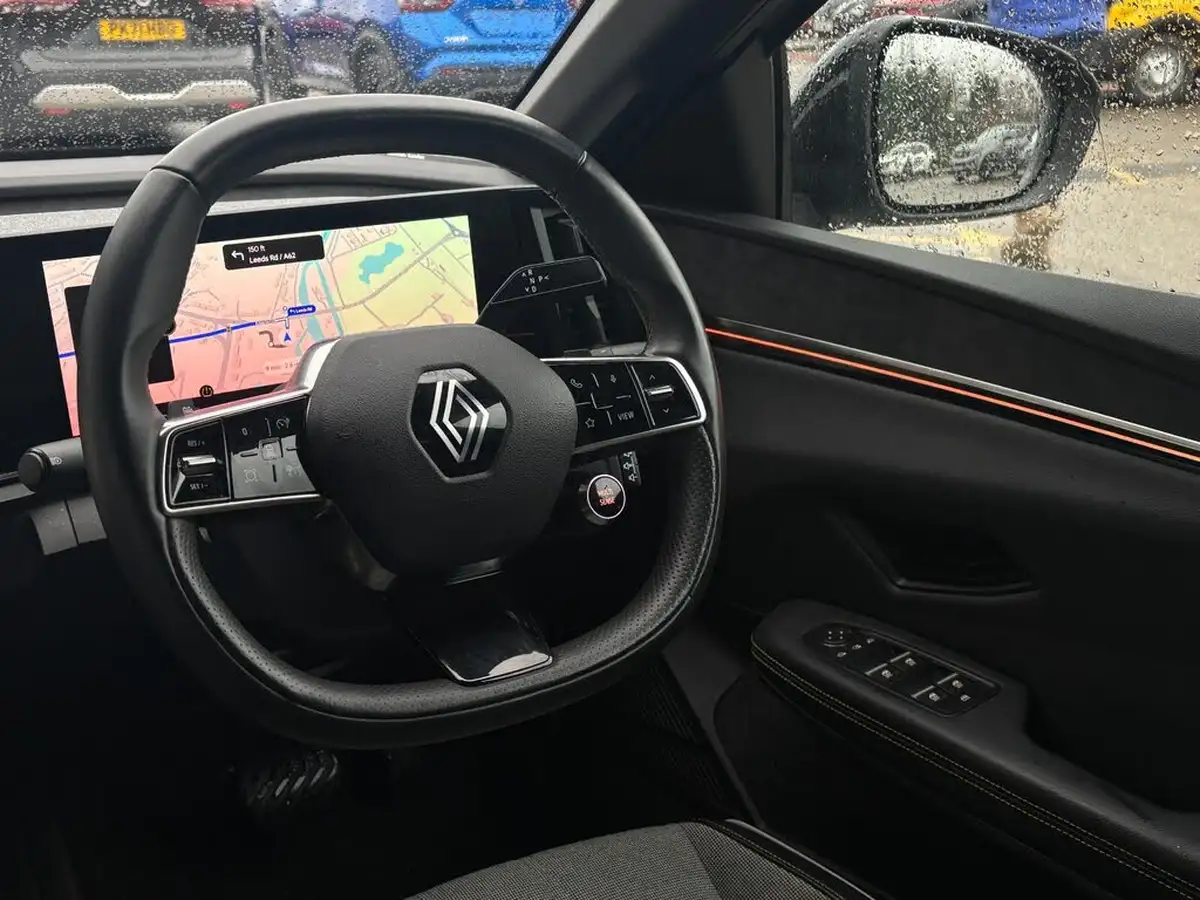 2023-renault-megane-e-tech-e-launch-edition-big-8