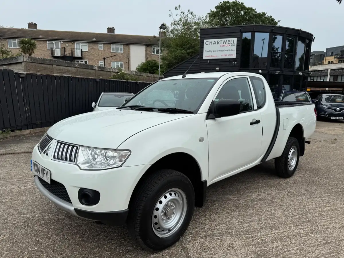 2014-mitsubishi-l200-25td-4work-club-big-3