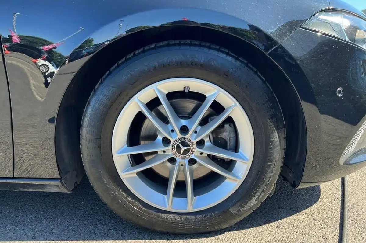 2019-mercedes-benz-a-class-15d-a180d-se-executive-7g-dct-big-13