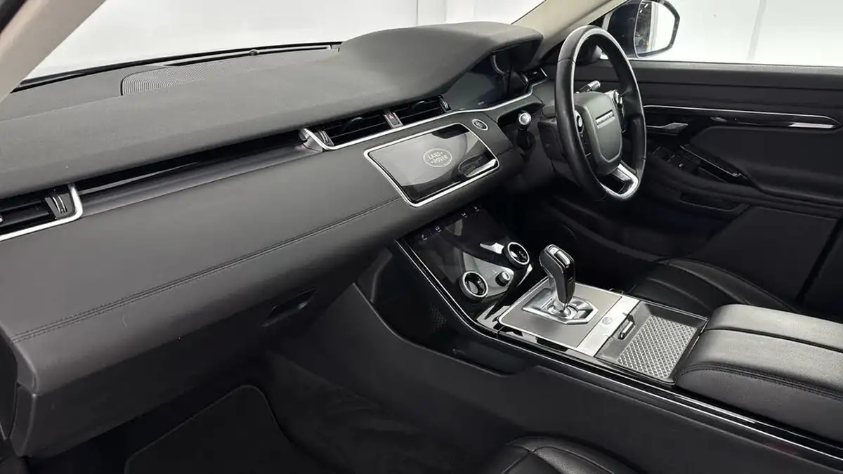 2019-land-rover-range-rover-evoque-20-p300-se-big-8