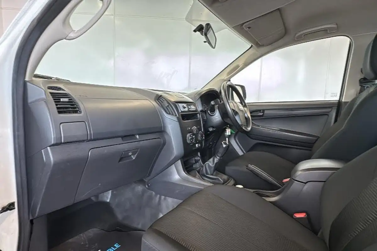 2019-isuzu-d-max-19td-utility-4x4-double-pickup-big-21
