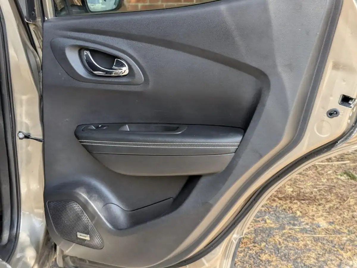 2018-renault-kadjar-12-tce-signature-nav-1197cc-edc-auto-big-30