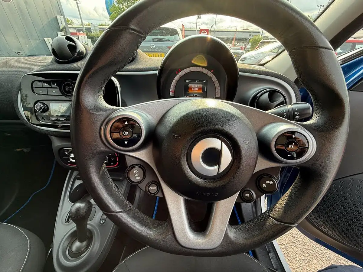 2016-smart-forfour-10-passion-71bhp-ss-twinamic-big-8