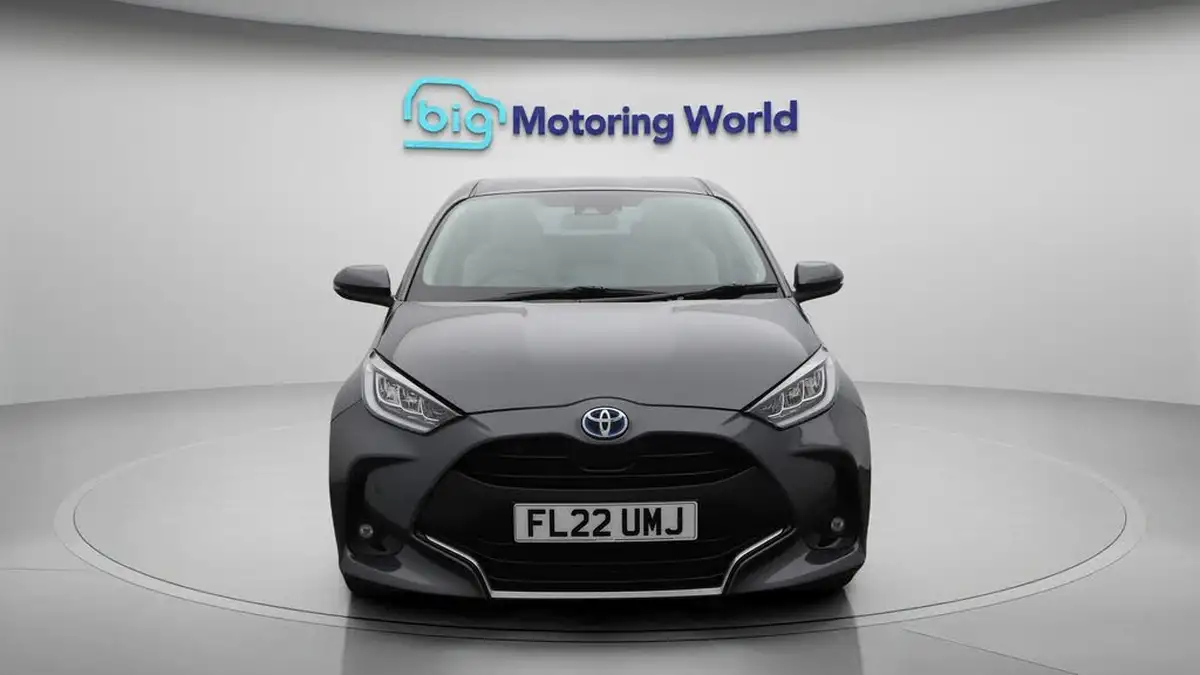 2022-toyota-yaris-15-vvt-i-excel-big-2