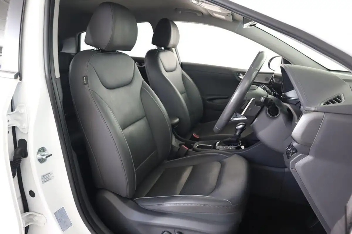 2021-hyundai-ioniq-16-gdi-premium-se-hybrid-big-10