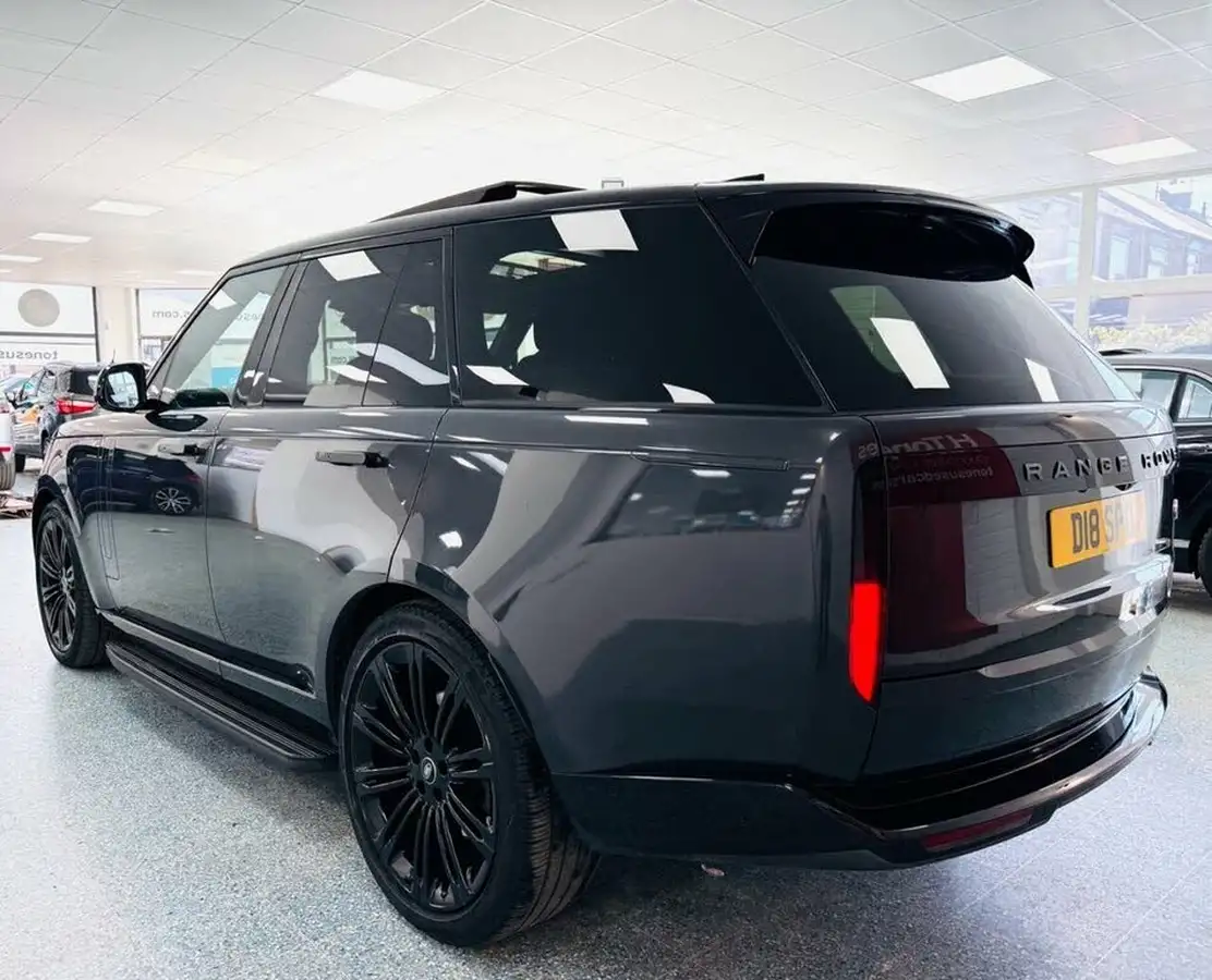 2022-land-rover-range-rover-30-d350-hse-big-29
