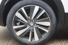 2019-peugeot-3008-suv-12-puretech-gt-line-small-4
