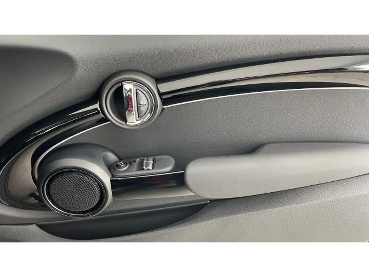 2022-mini-cooper-15-cooper-classic-hatchback-3d-big-39