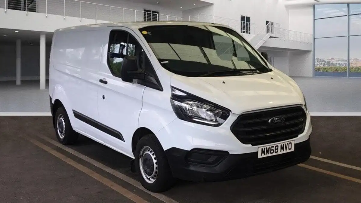 2018-ford-transit-custom-20tdci-300-l1h1-105pseu6-panel-van-big-1