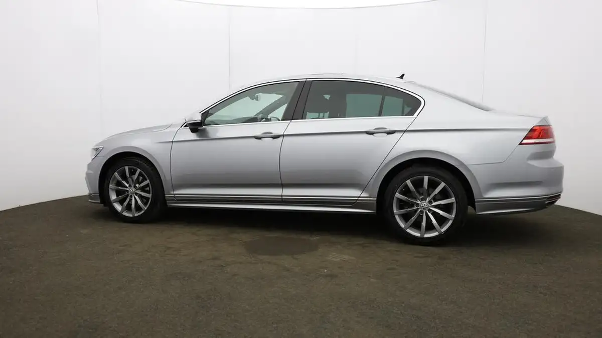 2019-volkswagen-passat-20tdi-r-line-150ps-scr-saloon-4d-big-60