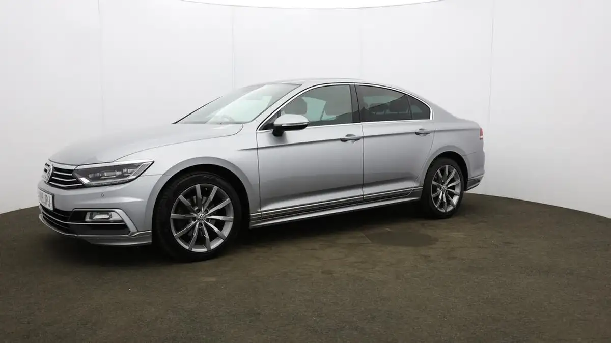 2019-volkswagen-passat-20tdi-r-line-150ps-scr-saloon-4d-big-20