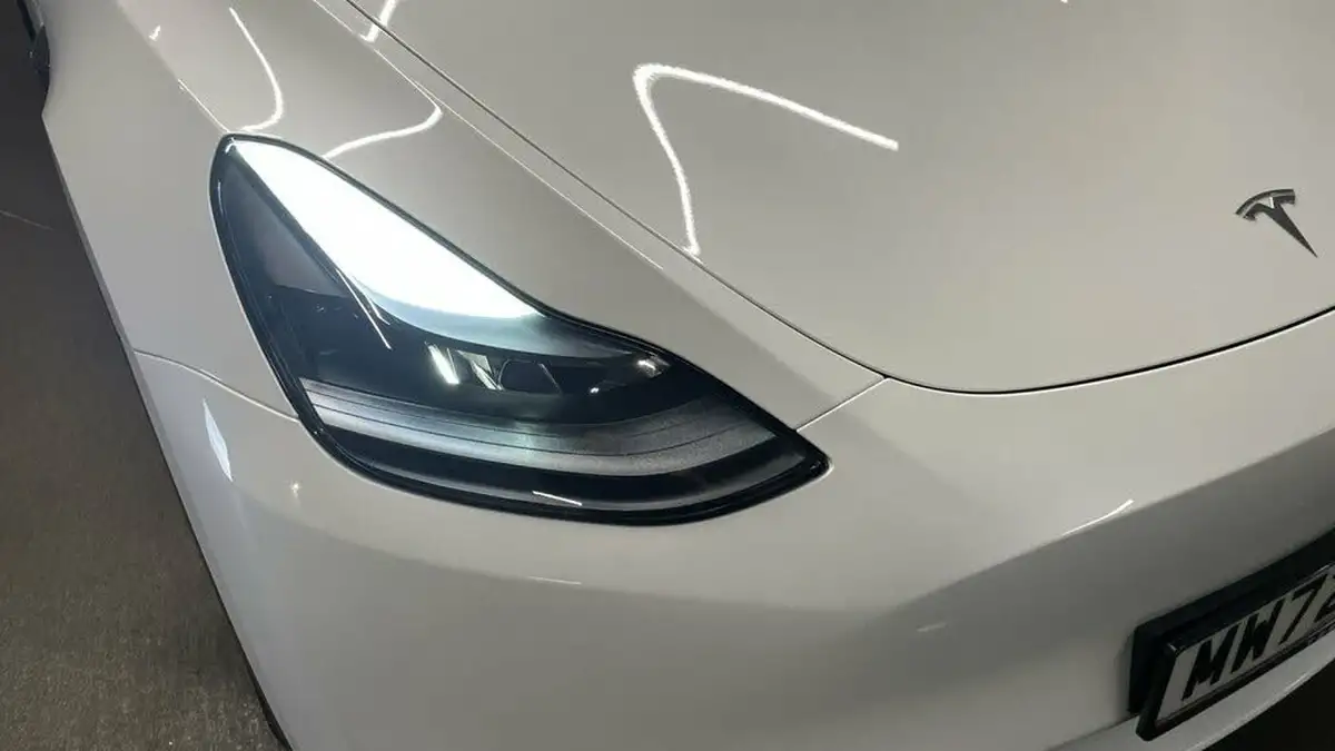 2022-tesla-model-y-e-long-range-big-22