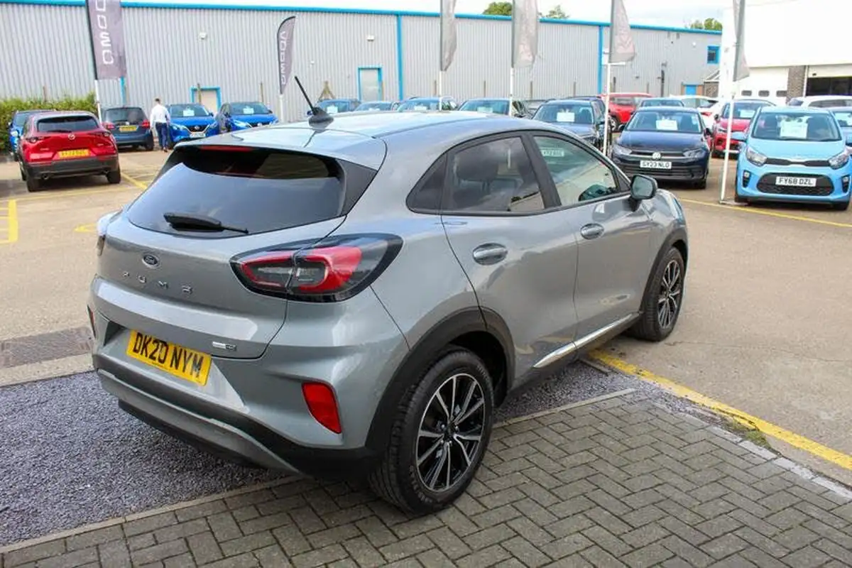 2020-ford-puma-suv-10-titanium-first-edition-big-9
