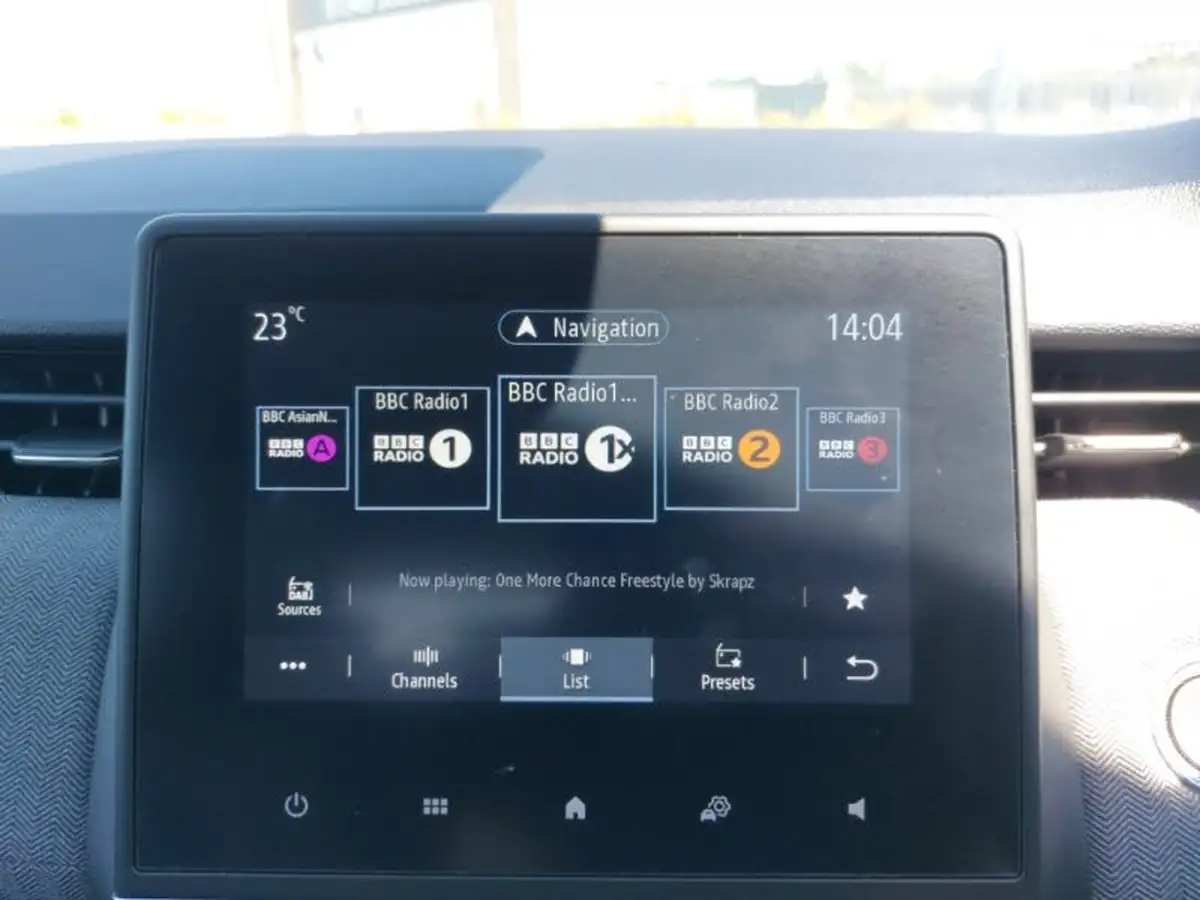 2024-renault-clio-16-techno-big-14