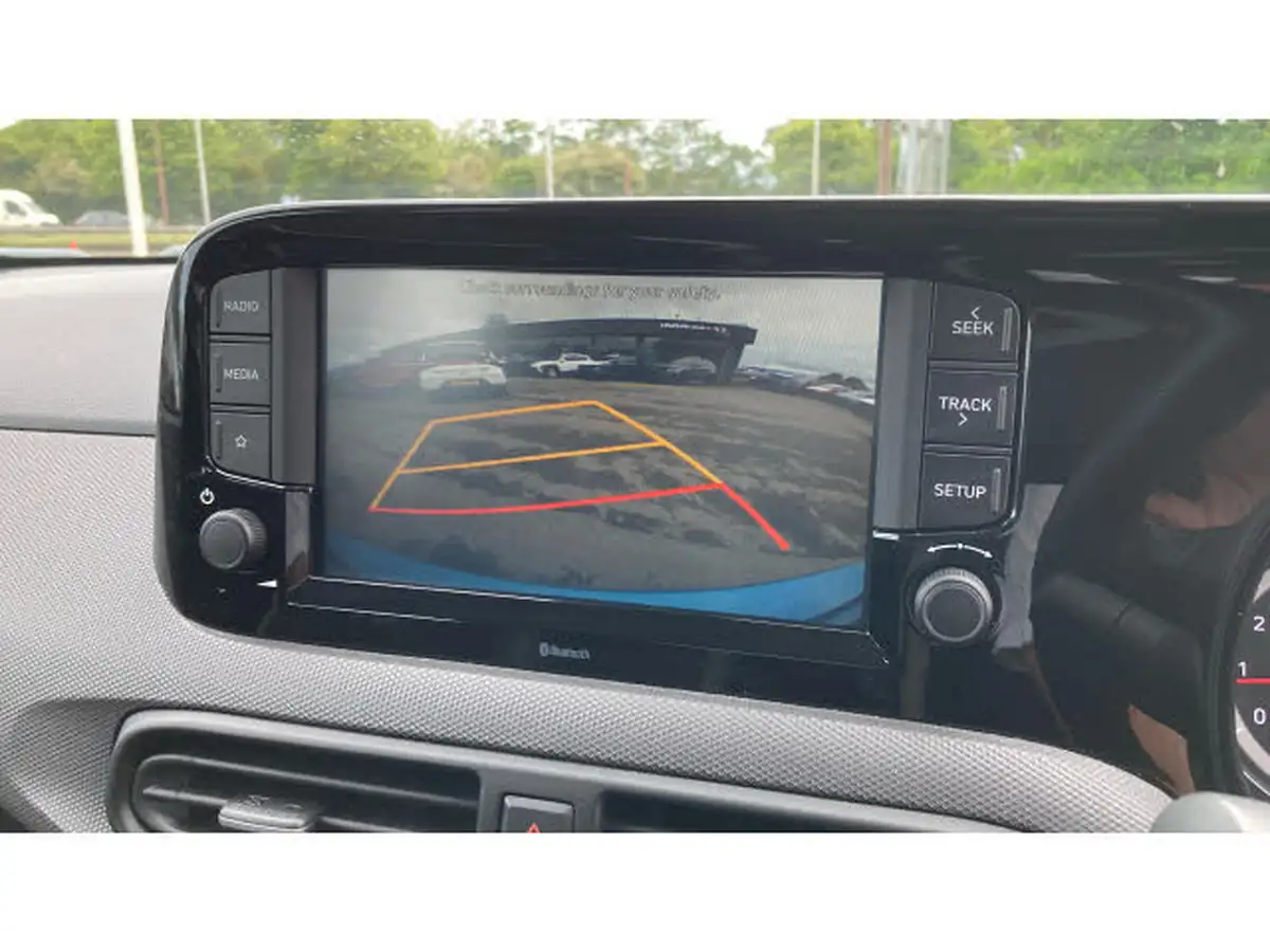 2021-hyundai-i10-12-se-connect-big-29