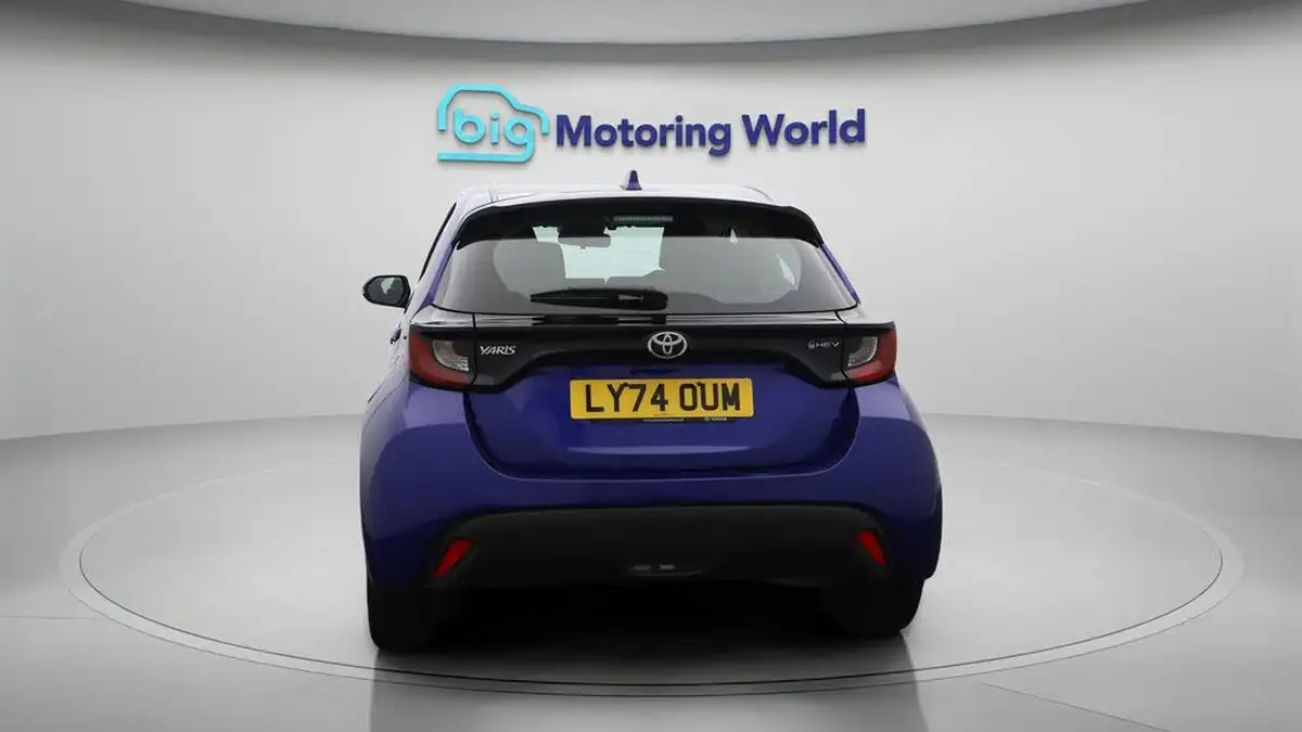 2025-toyota-yaris-15-vvt-i-icon-big-6
