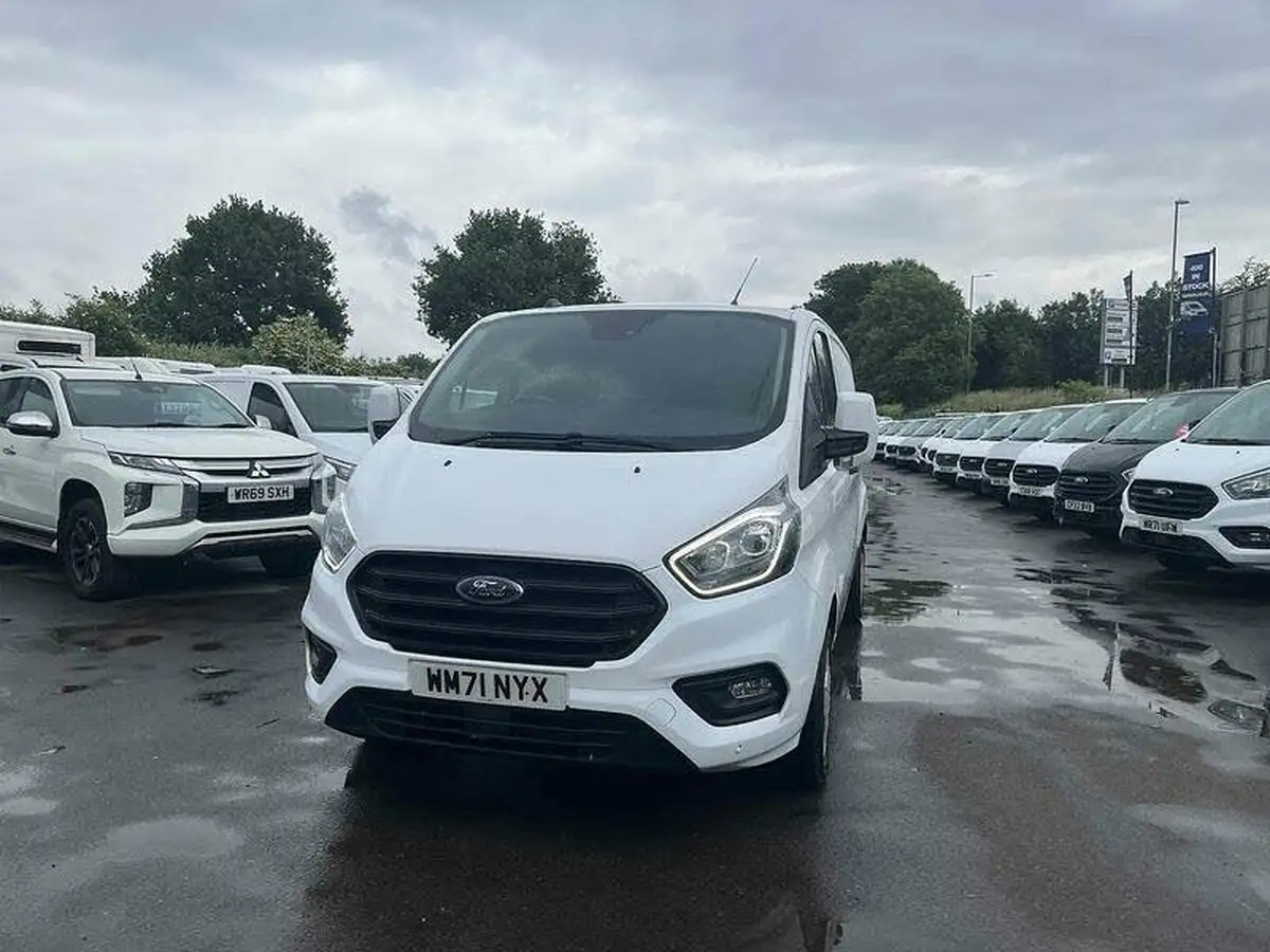 2022-ford-transit-custom-20tdci-300-l1h1-trend-105pseu6dt-panel-van-big-3