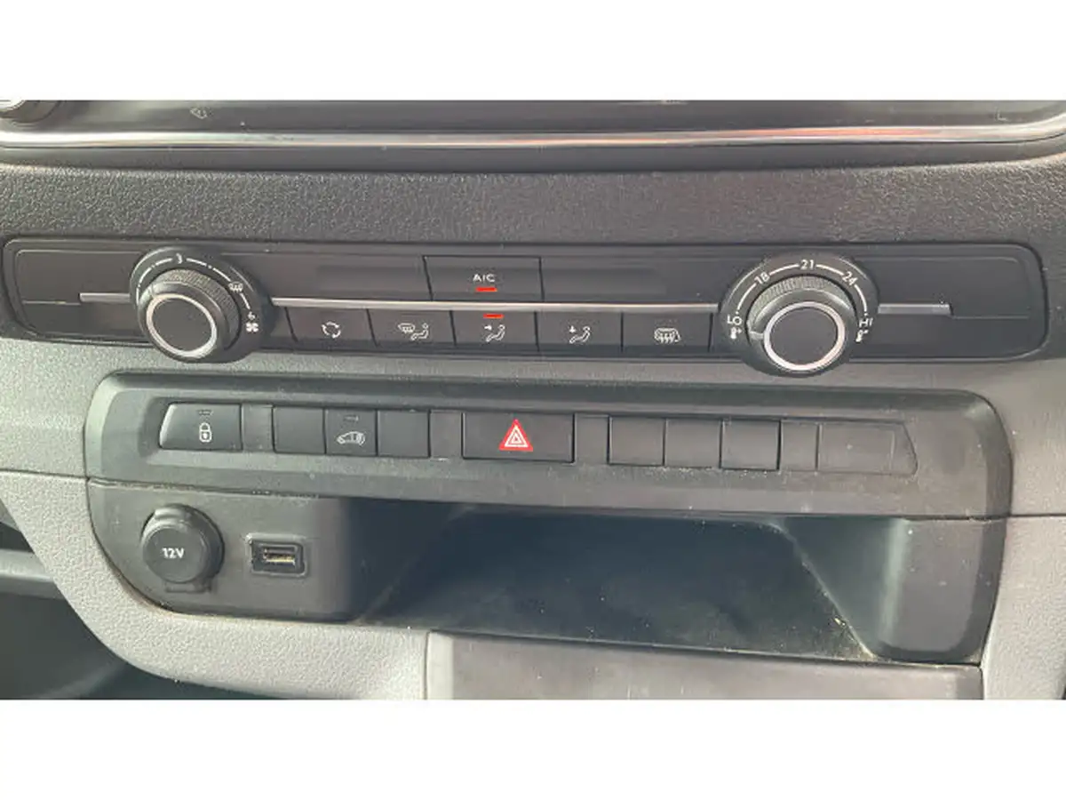 2020-vauxhall-vivaro-20td-3100-l2h1-elite-120pseu6dt-panel-big-28