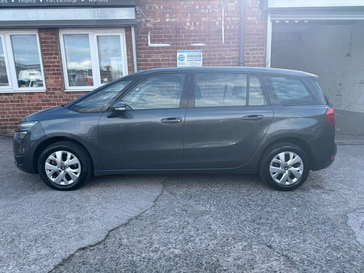 2014-citroen-grand-c4-picasso-16e-hdi-vtr-115ps-big-3