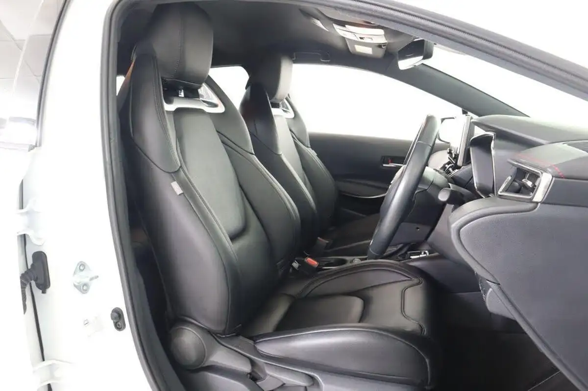 2021-toyota-corolla-18-vvt-i-excel-trk-touring-sports-big-13