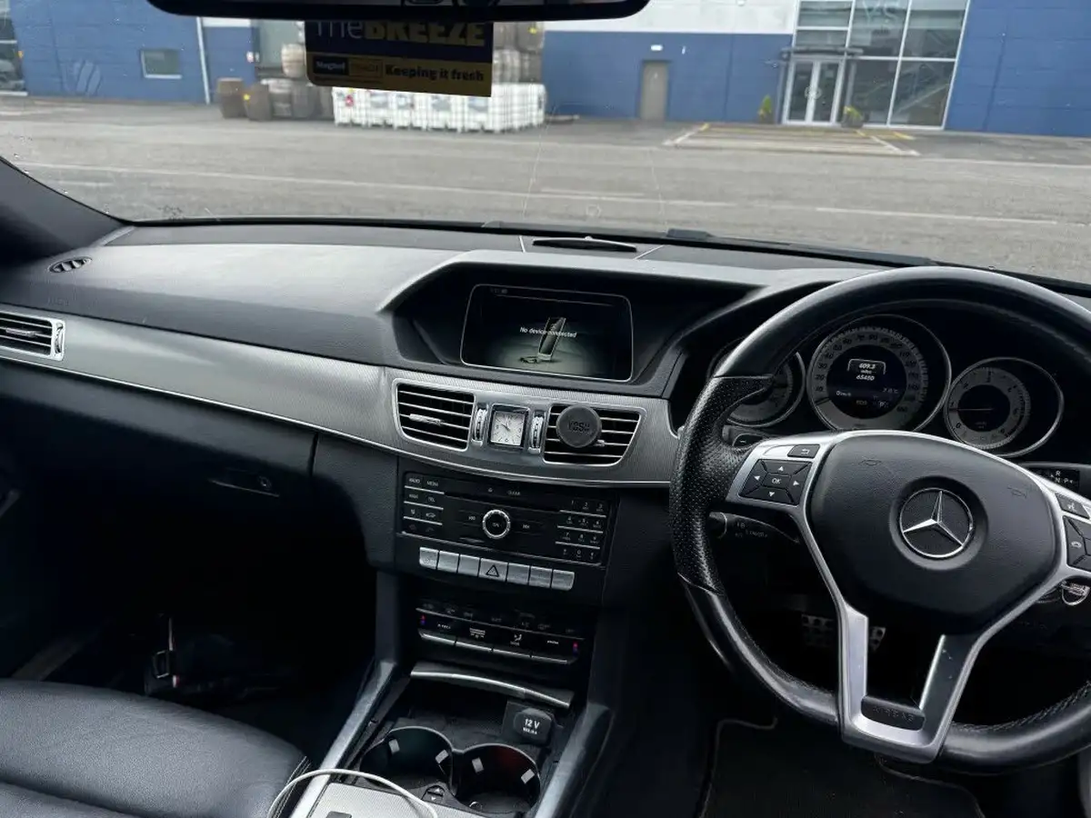 2016-mercedes-benz-e-class-21cdi-e220-amg-night-edition-saloon-4d-big-13