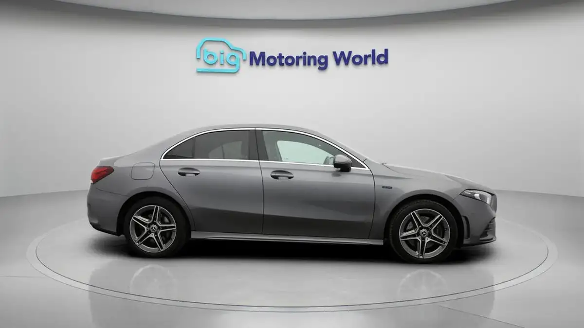 2021-mercedes-benz-a-class-13-a250e-amg-line-executive-saloon-4d-big-8