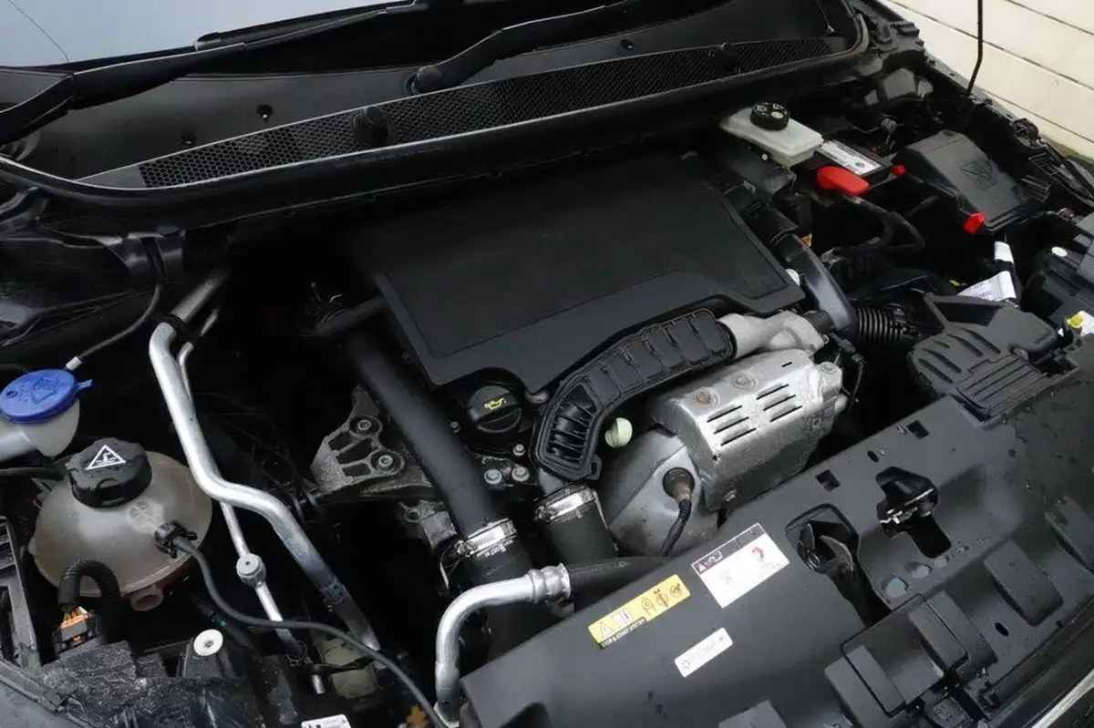 2019-peugeot-308-12-puretech-allure-110bhp-big-36