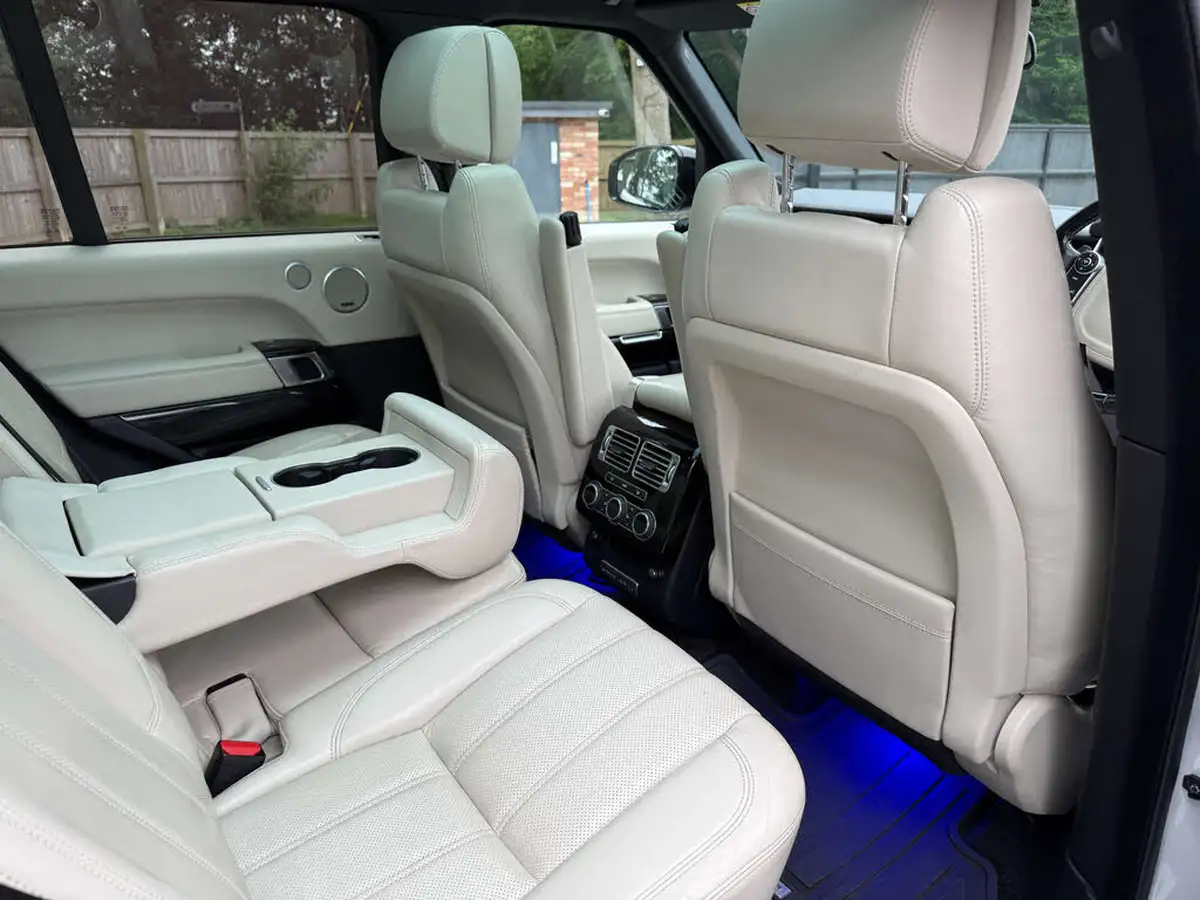 2015-land-rover-range-rover-30tdv6-vogue-big-59