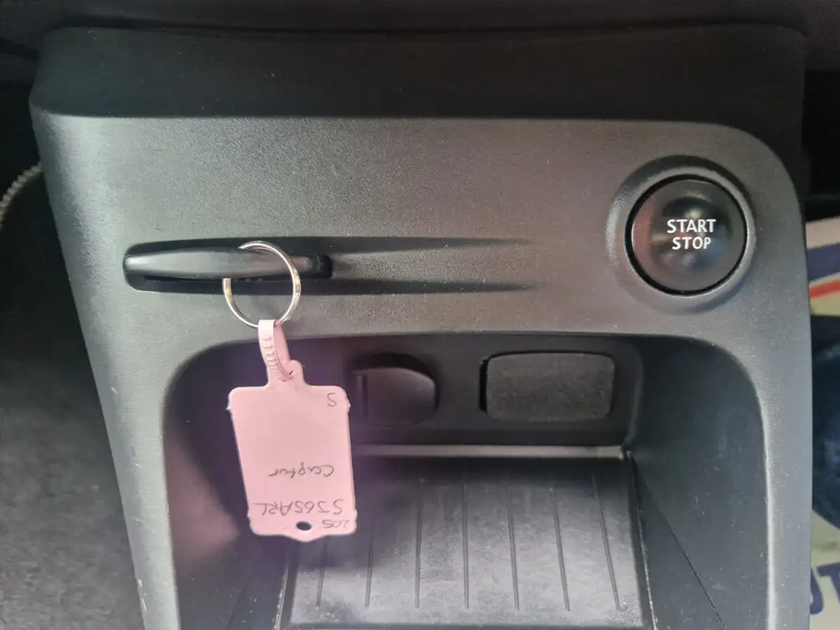 2016-renault-captur-09-dynamique-nav-big-39