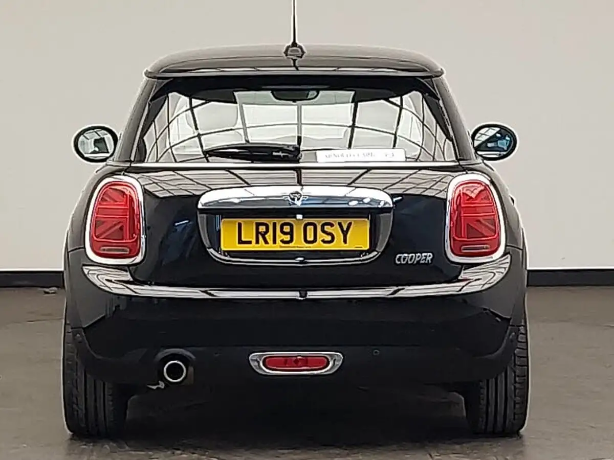 2019-mini-cooper-15-cooper-exclusive-134bhp-hatchback-3d-auto-big-14
