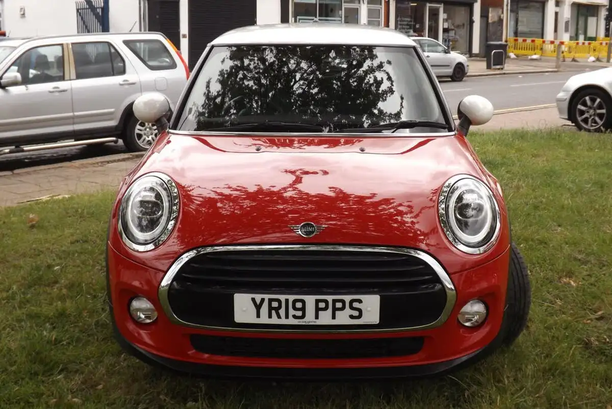 2019-mini-cooper-15-cooper-classic-hatchback-3d-auto-big-4