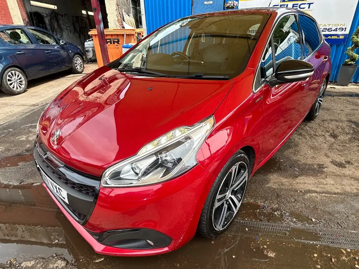 2017-peugeot-208-16bluehdi-gt-line-120bhp-ss-5d-big-4