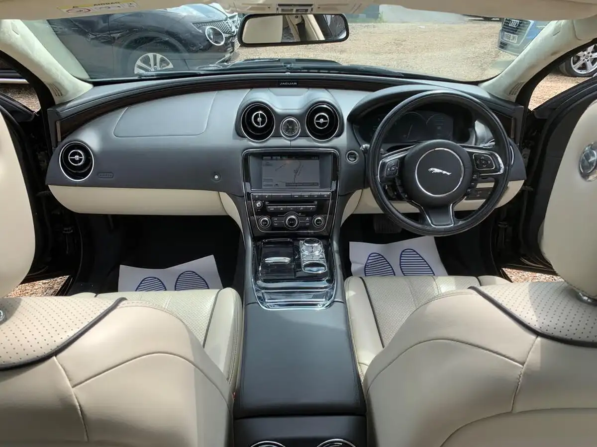 2015-jaguar-xj-series-30td-xj-portfolio-swb-auto-big-42