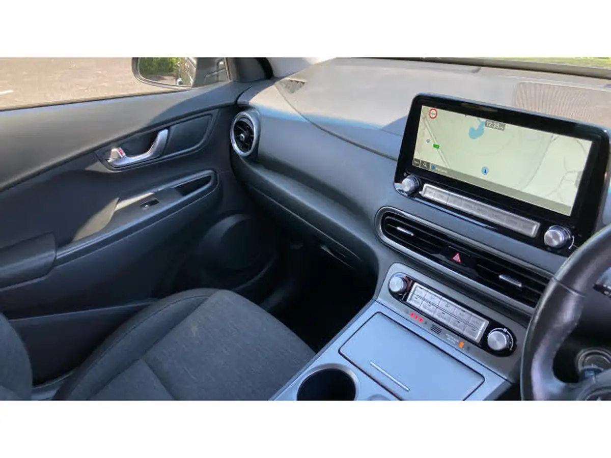 2022-hyundai-kona-e-premium-204ps-64kwh-7kw-obc-big-13
