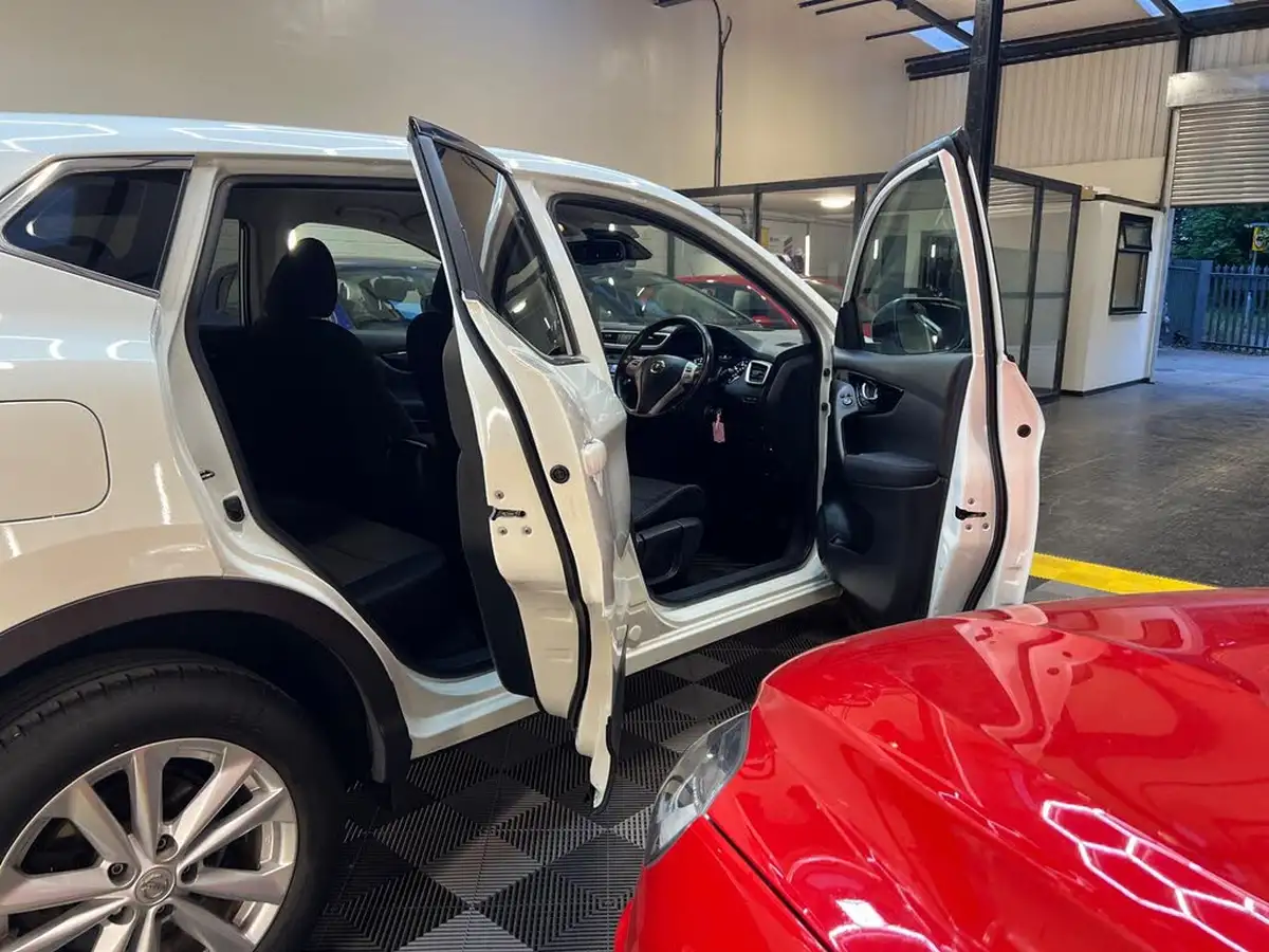 2015-nissan-qashqai-12-acenta-dig-t115ps-smart-vision-pack-big-36