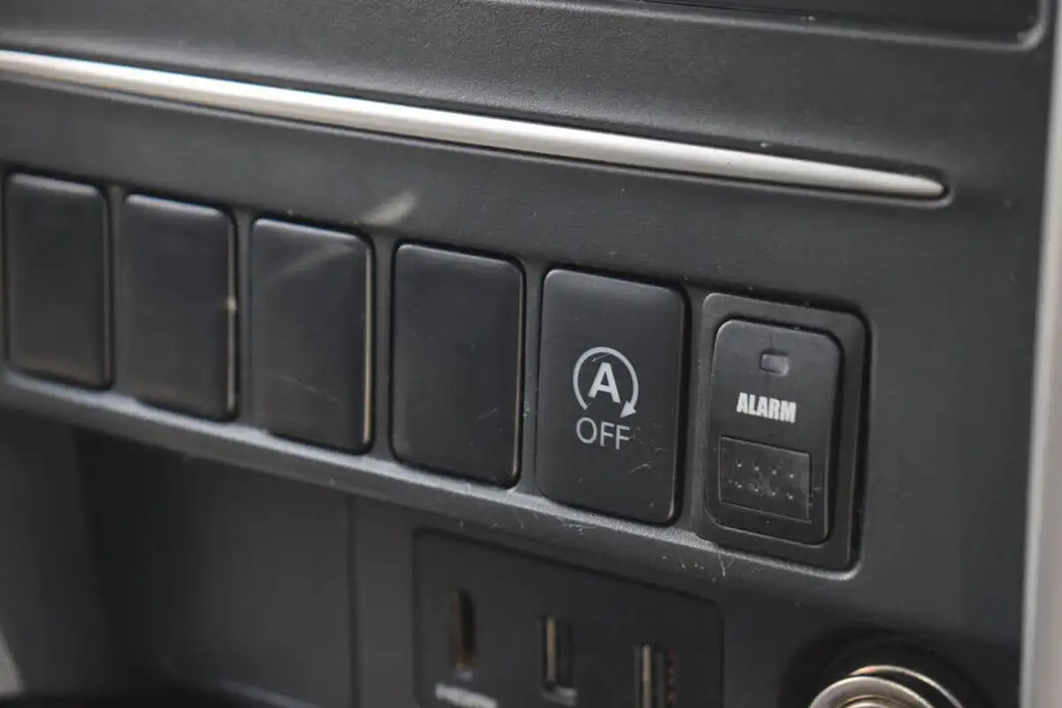 2021-mitsubishi-l200-22di-d-warrior-big-28