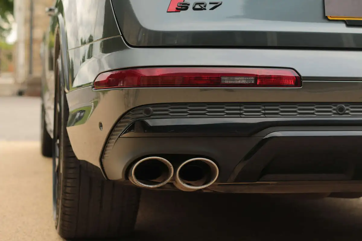 2022-audi-sq7-40-tfsi-black-edition-big-32